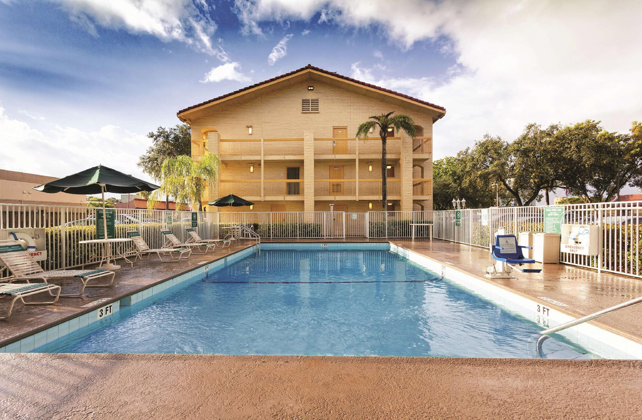 La Quinta Inn By Wyndham Miami Airport North Miami Springs Exterior foto