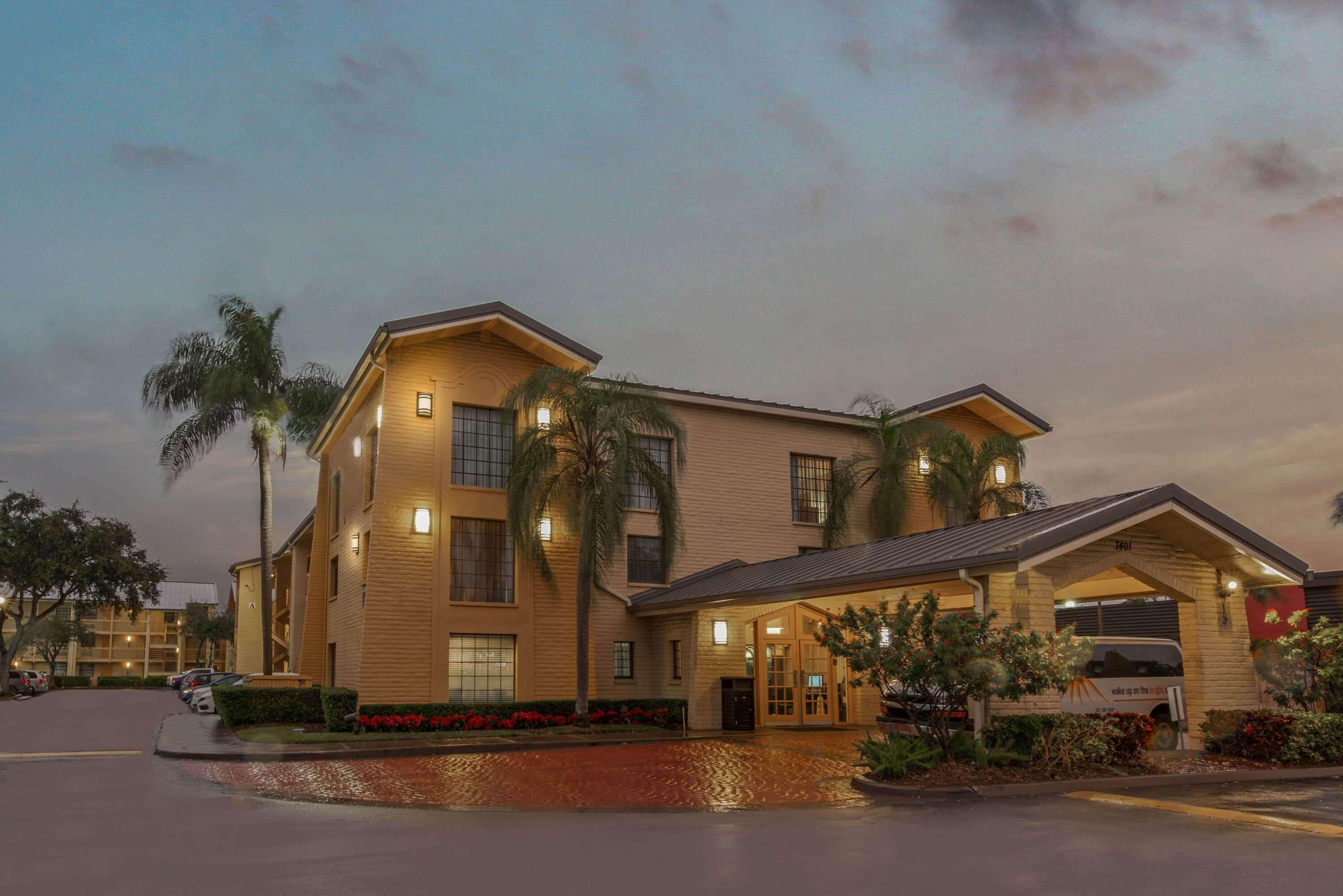 La Quinta Inn By Wyndham Miami Airport North Miami Springs Exterior foto