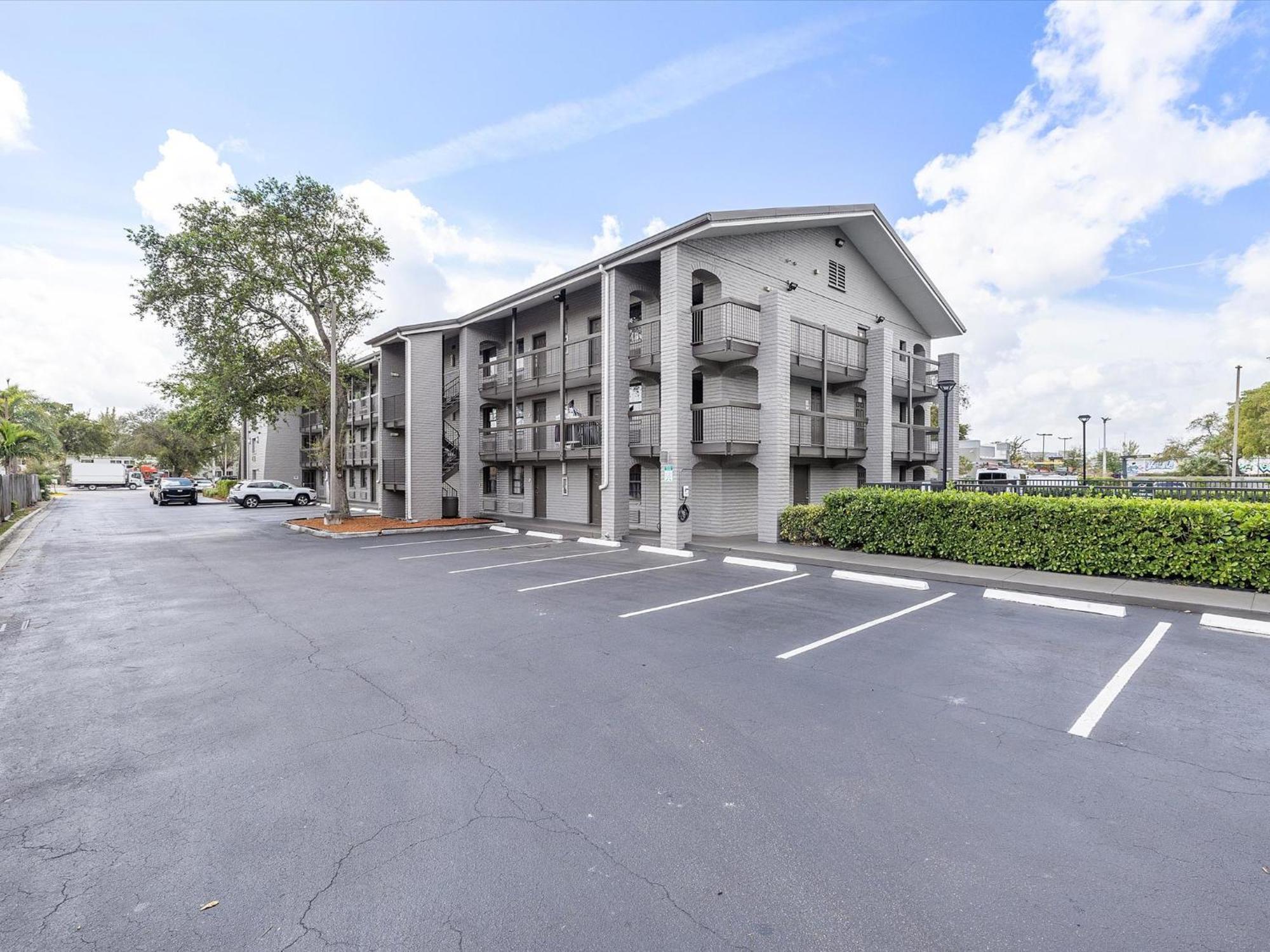 La Quinta Inn By Wyndham Miami Airport North Miami Springs Exterior foto